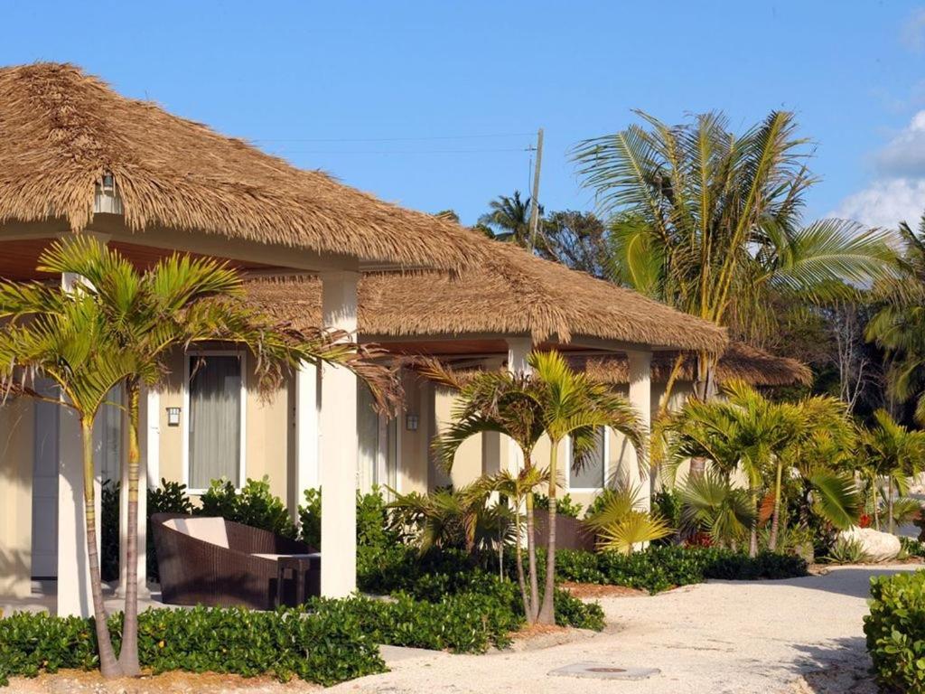 Sky Beach Club Bungalow Cabin Governors Harbour Exterior foto